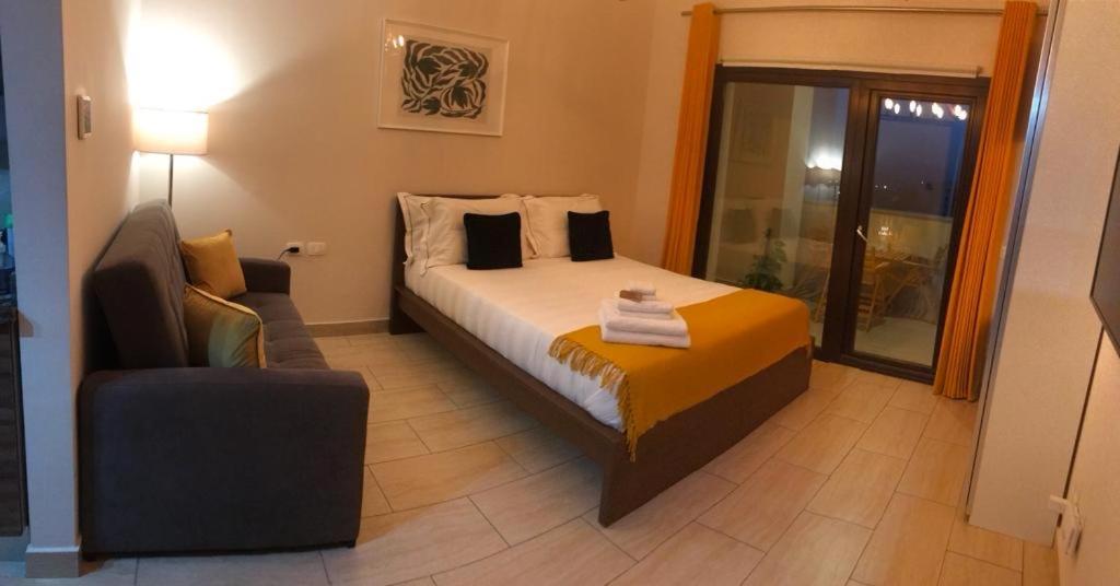 Luxury Self-catering & Studios, Al Dau Heights Апартаменты *