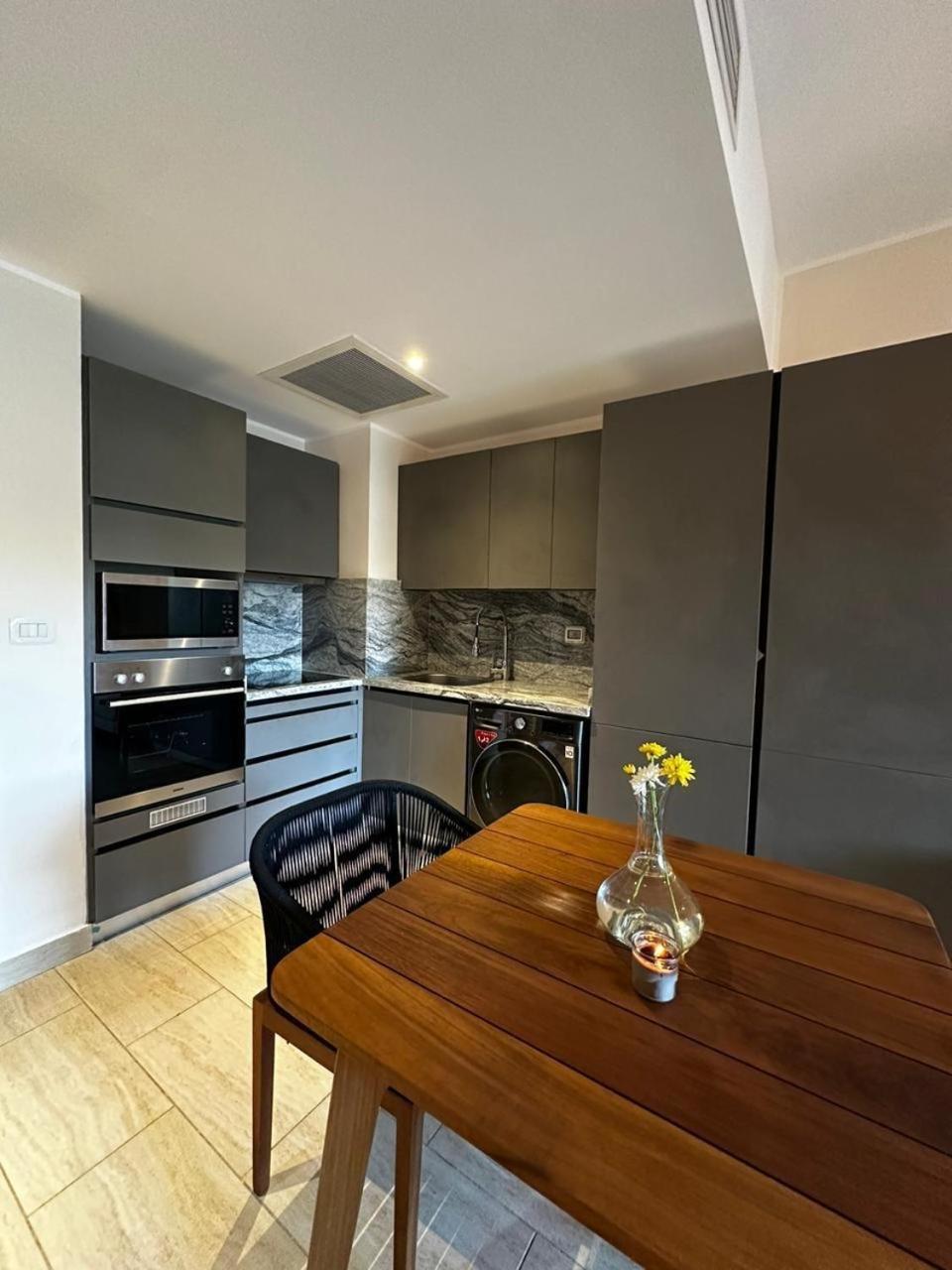 Luxury Self-catering & Studios, Al Dau Heights Апартаменты